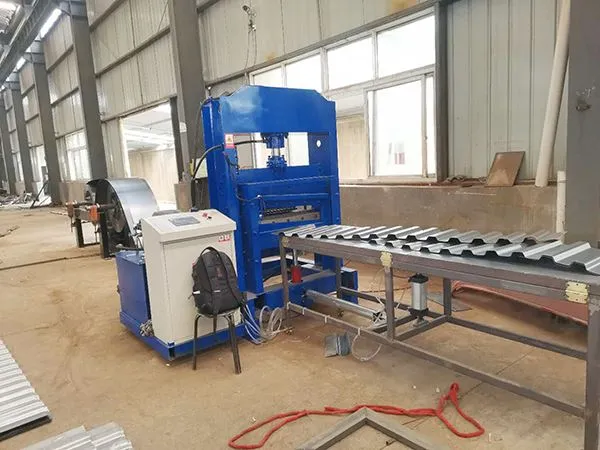 Vacuum Forming Machine